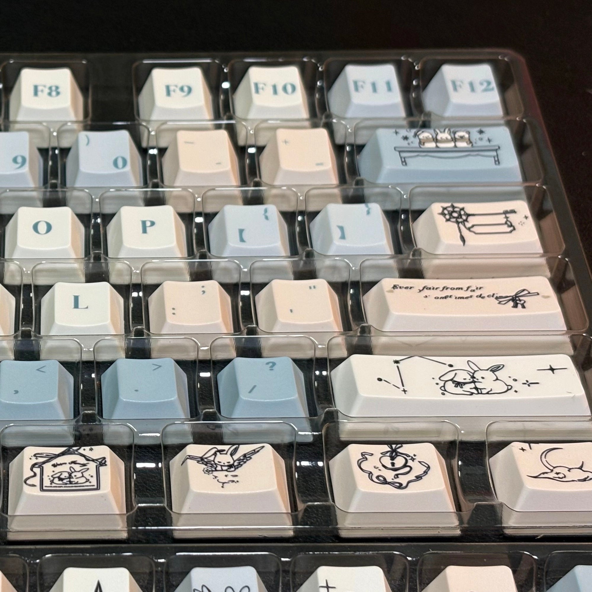 Gentle Snow Keycap (Cherry Profile | 108-key)