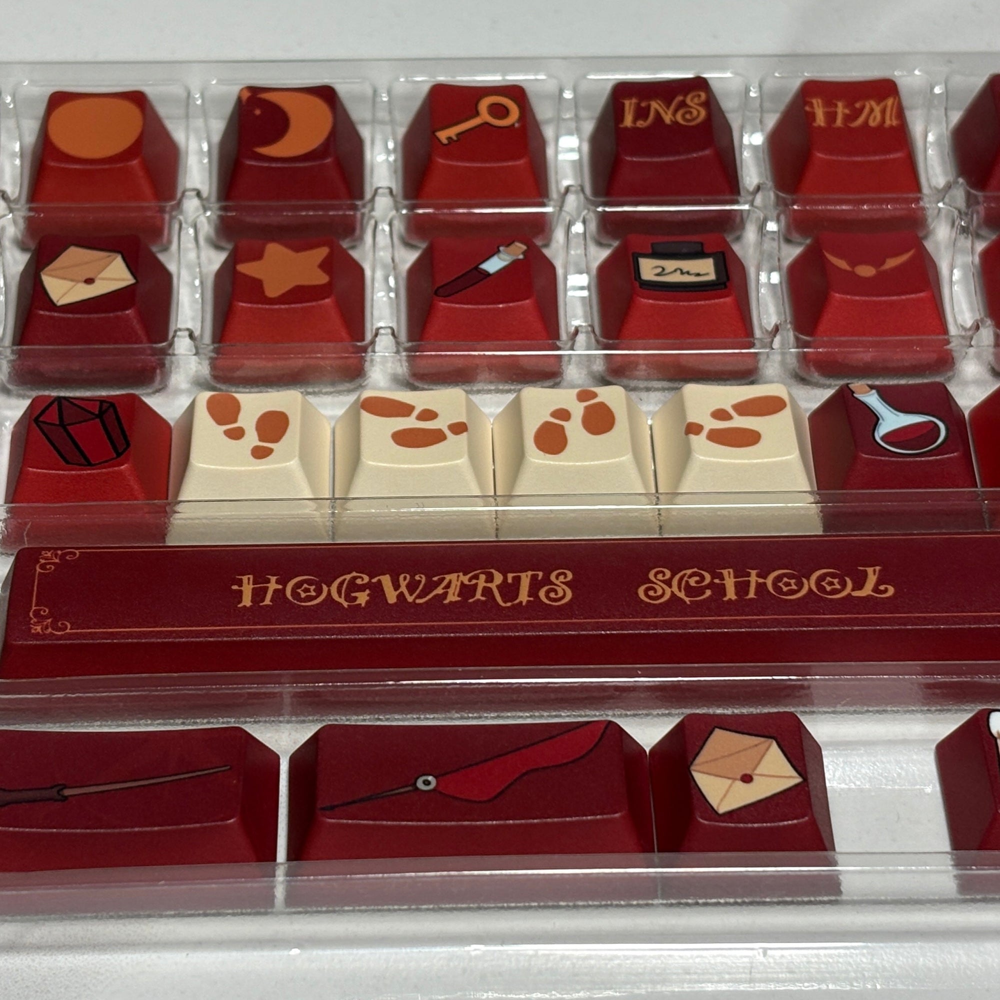 Harry Potter – Gryffindor House Keycap (Cherry Profile | 108-key)