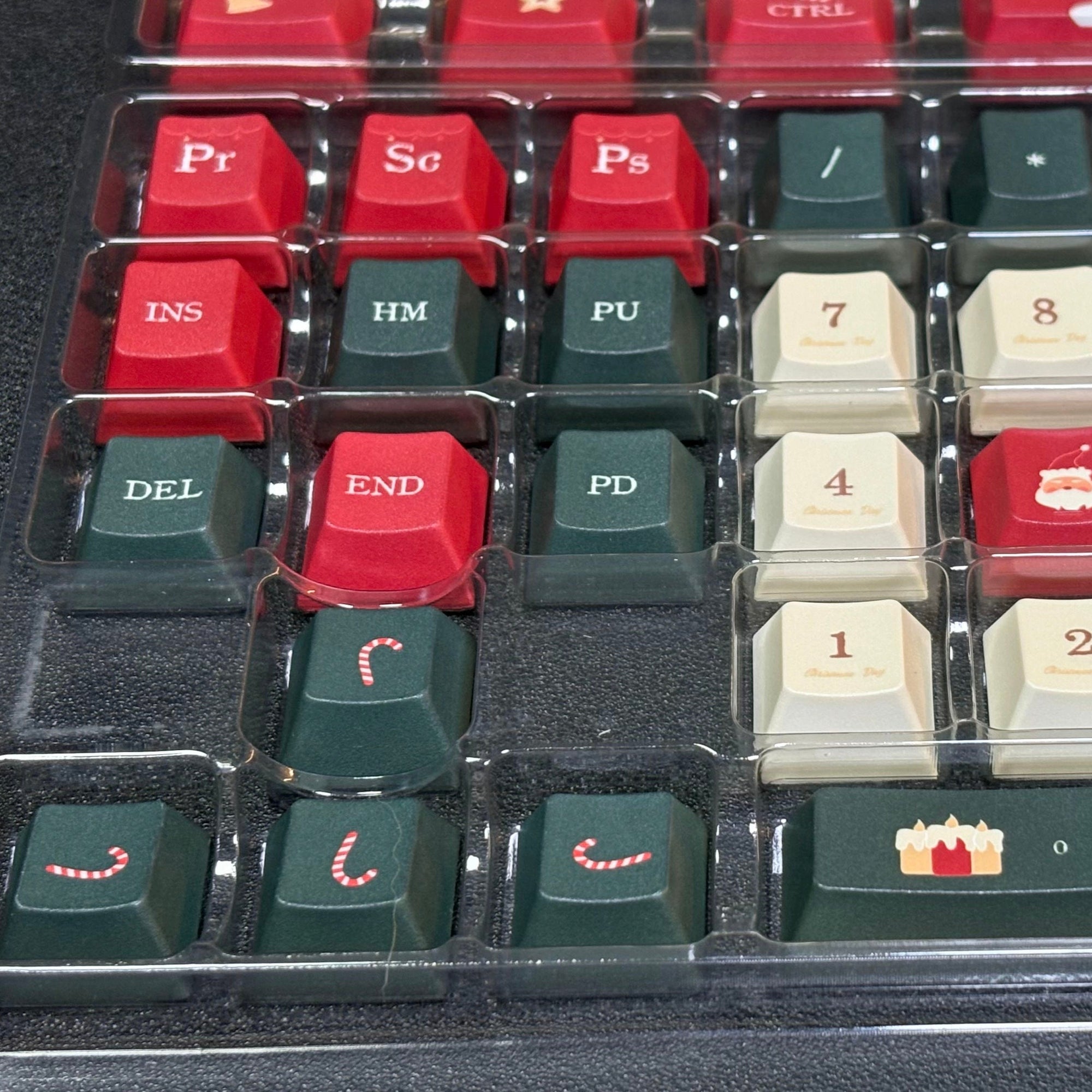Christmas Night Keycap (Cherry Profile | 108-key)