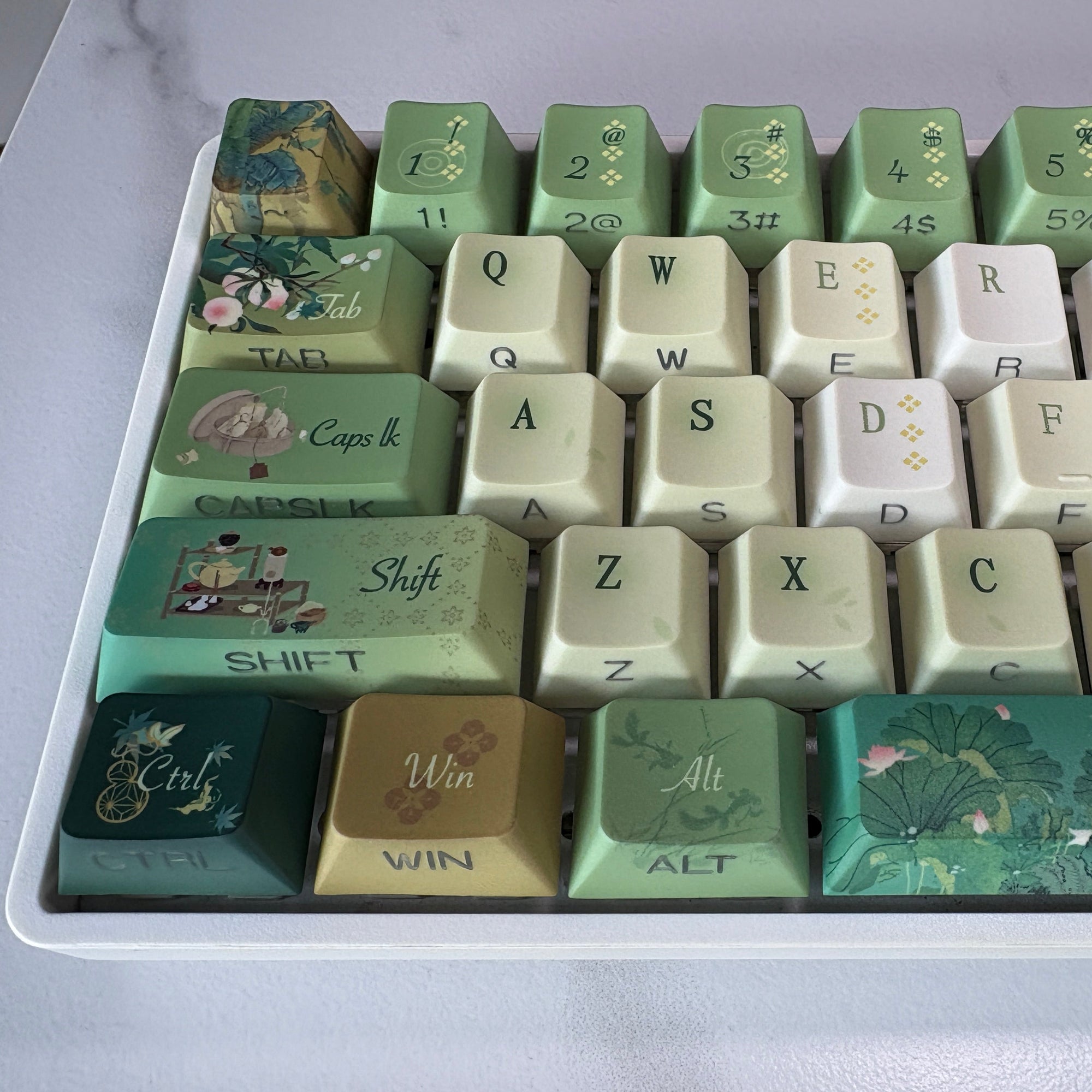 Fragrant Tea Splash Keycap (Cherry Profile | 120-key)