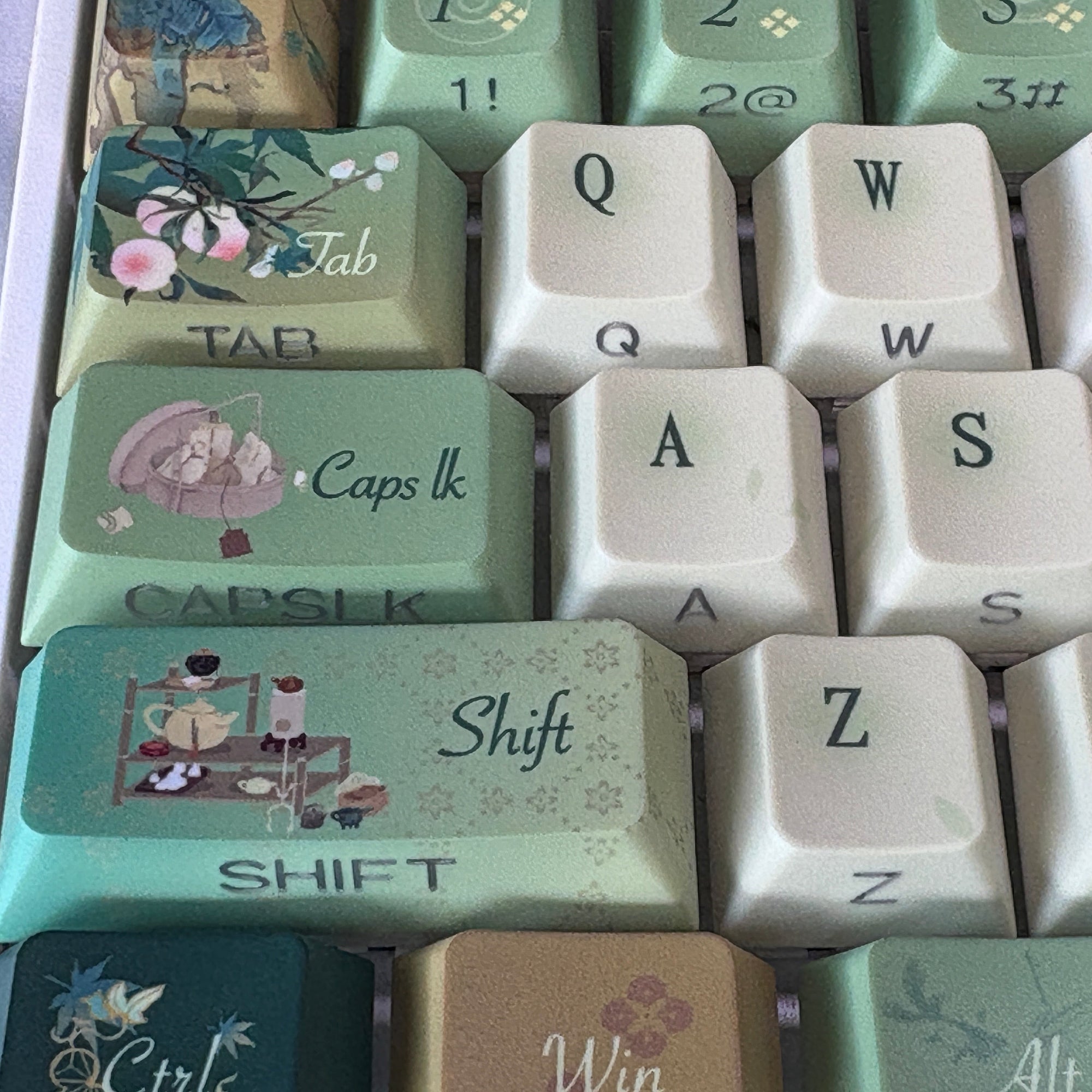 Fragrant Tea Splash Keycap (Cherry Profile | 120-key)