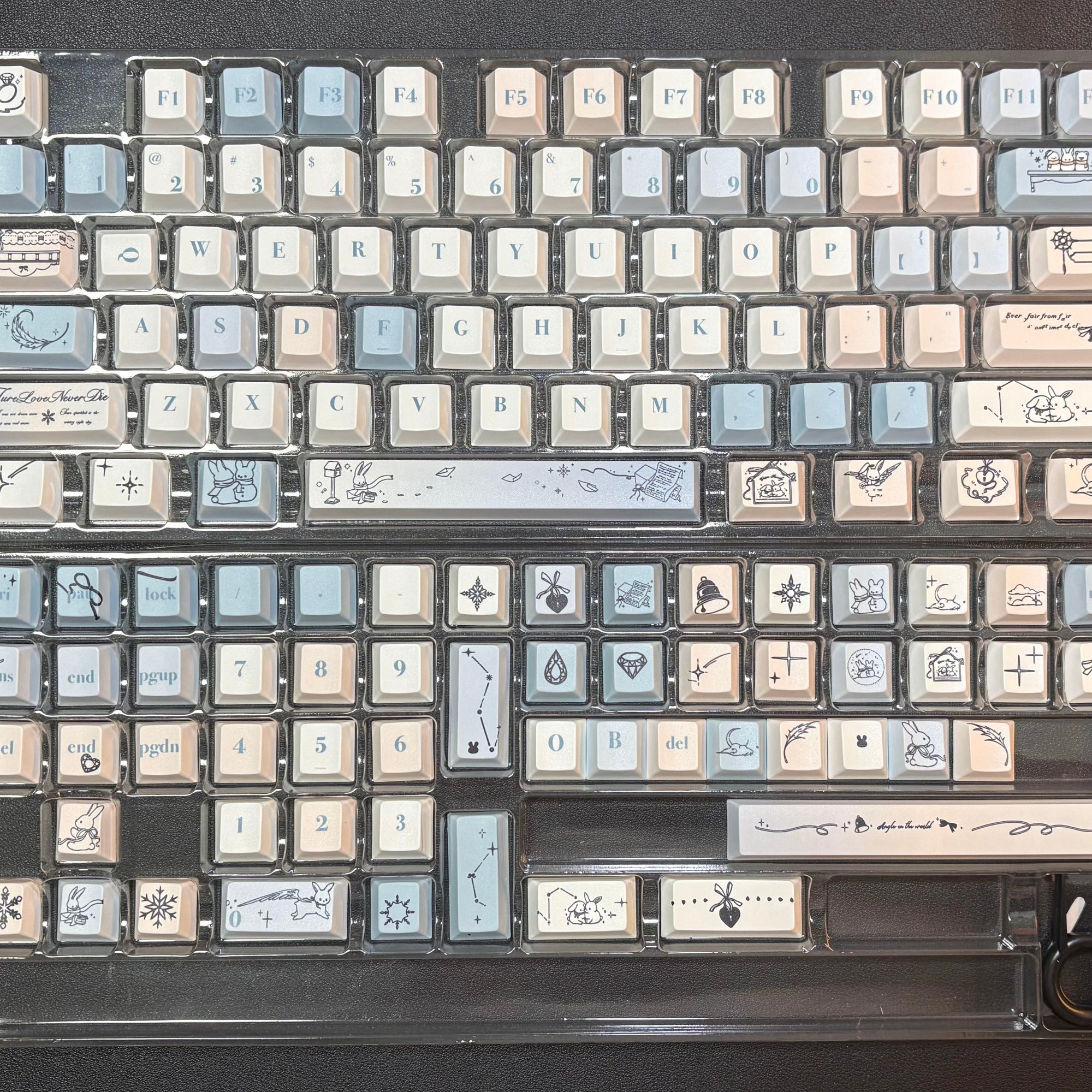 Gentle Snow Keycap (Cherry Profile | 108-key)