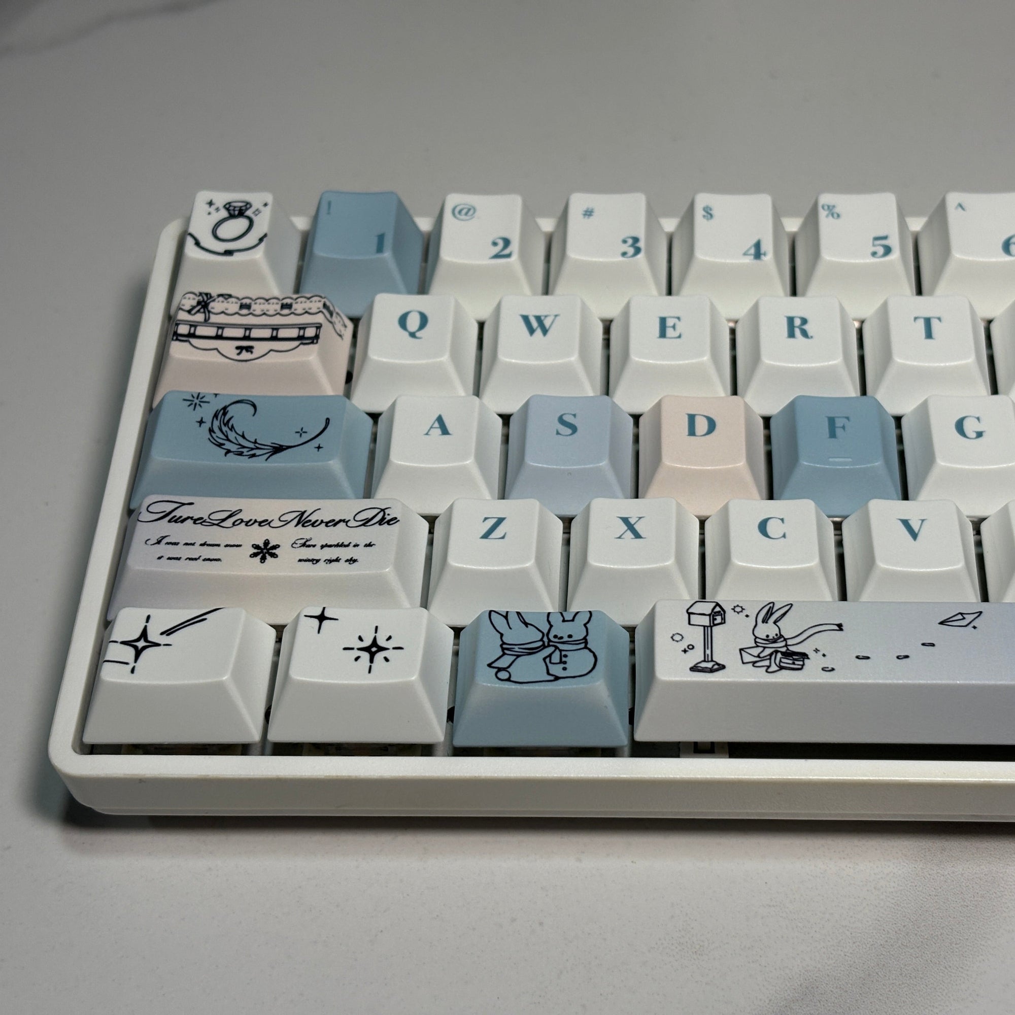 Gentle Snow Keycap (Cherry Profile | 108-key)