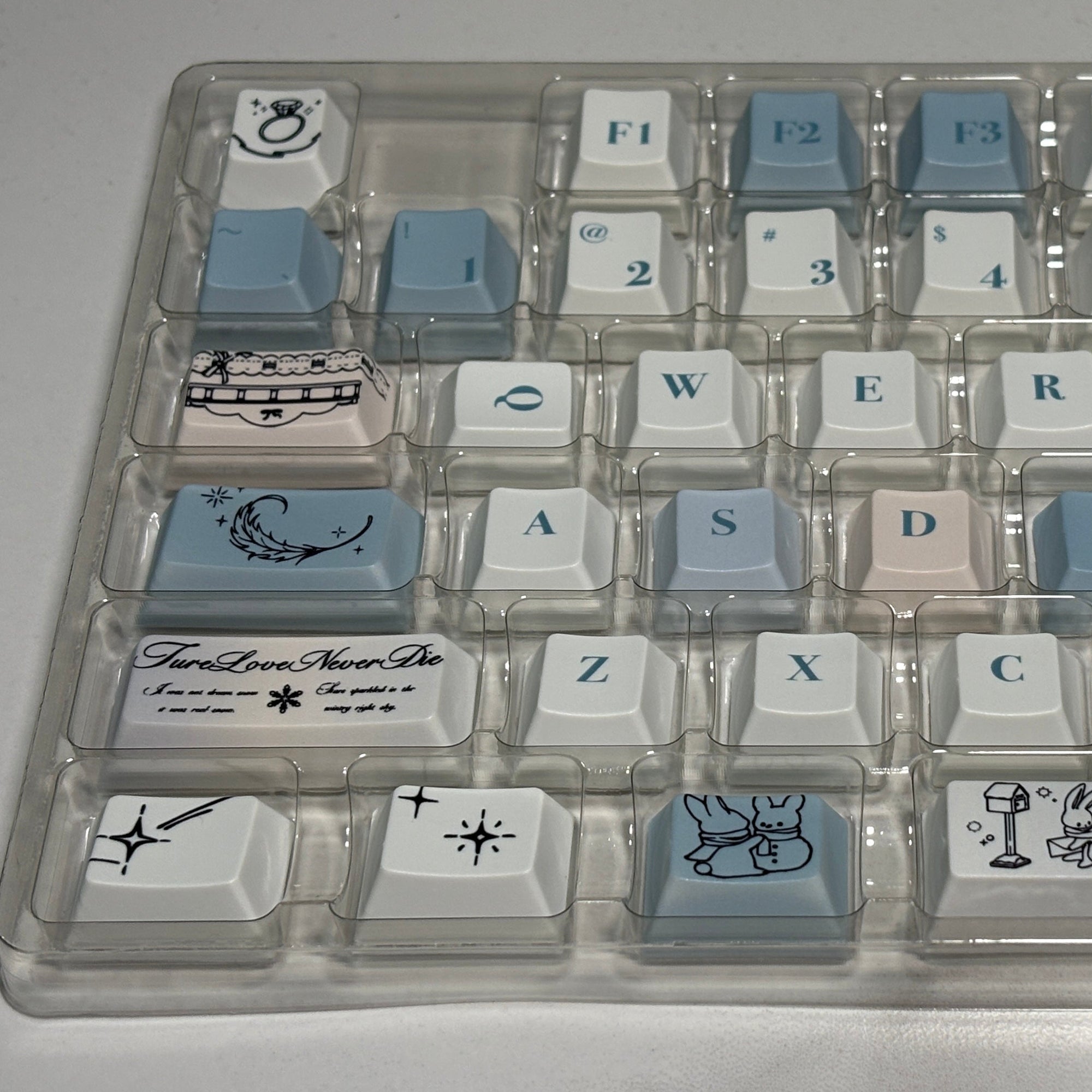 Gentle Snow Keycap (Cherry Profile | 108-key)