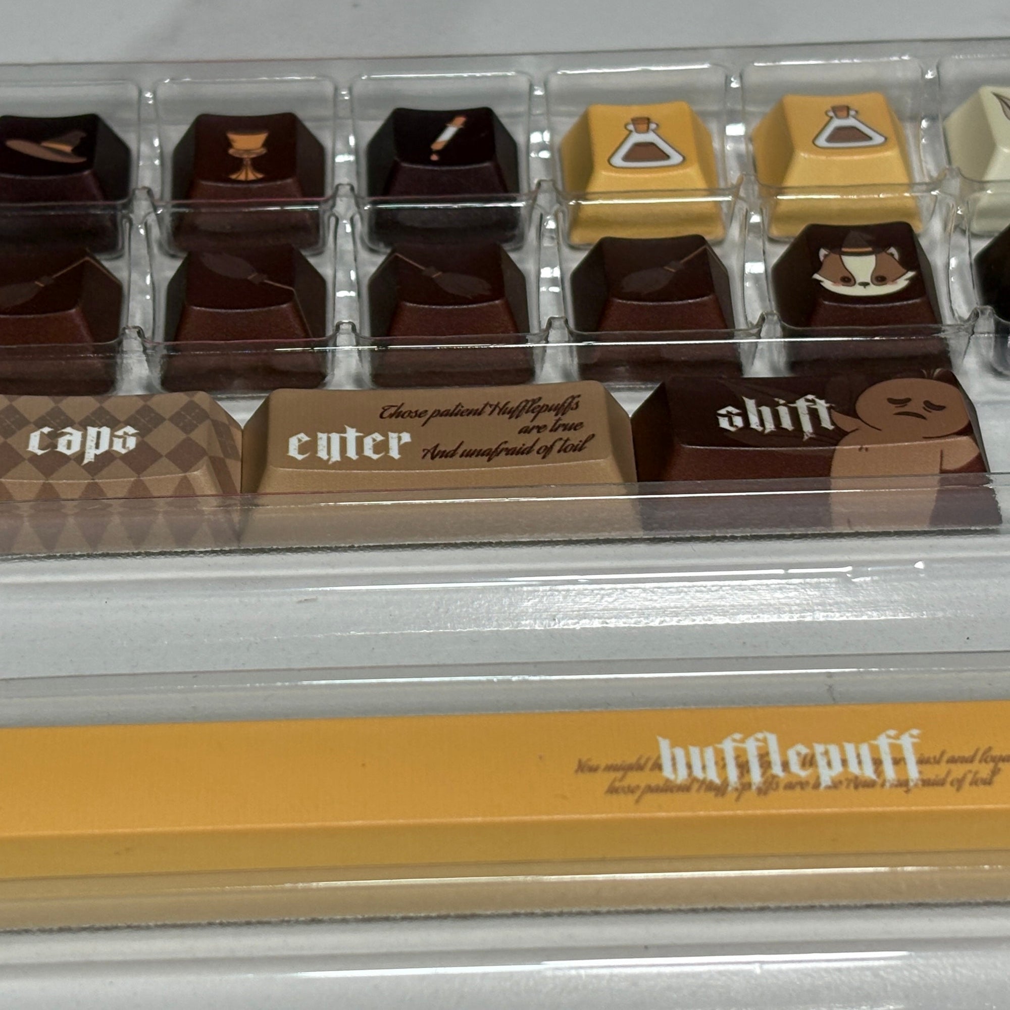 Harry Potter – Hufflepuff House Keycap (Cherry Profile | 108-key)