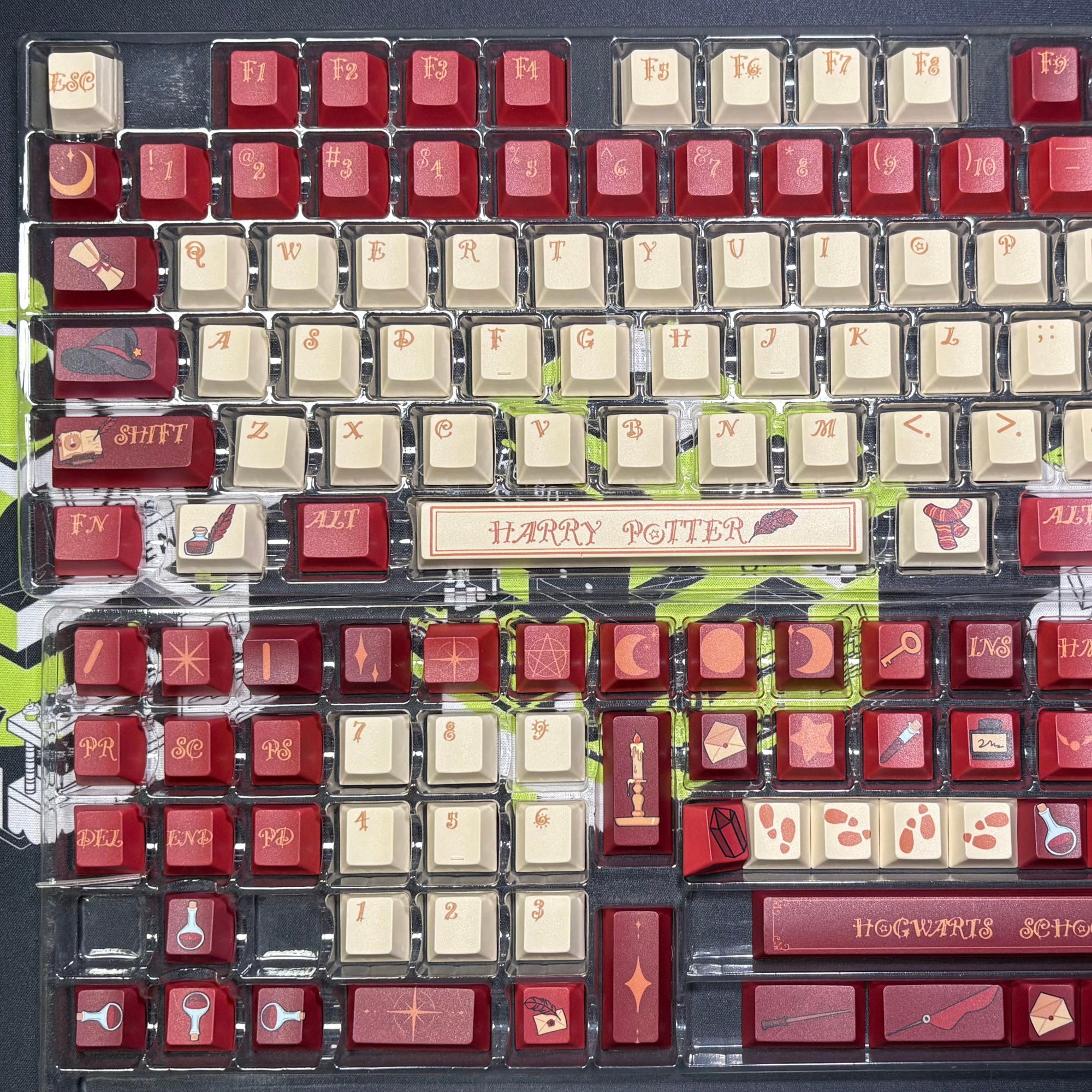 Harry Potter – Gryffindor House Keycap (Cherry Profile | 108-key)
