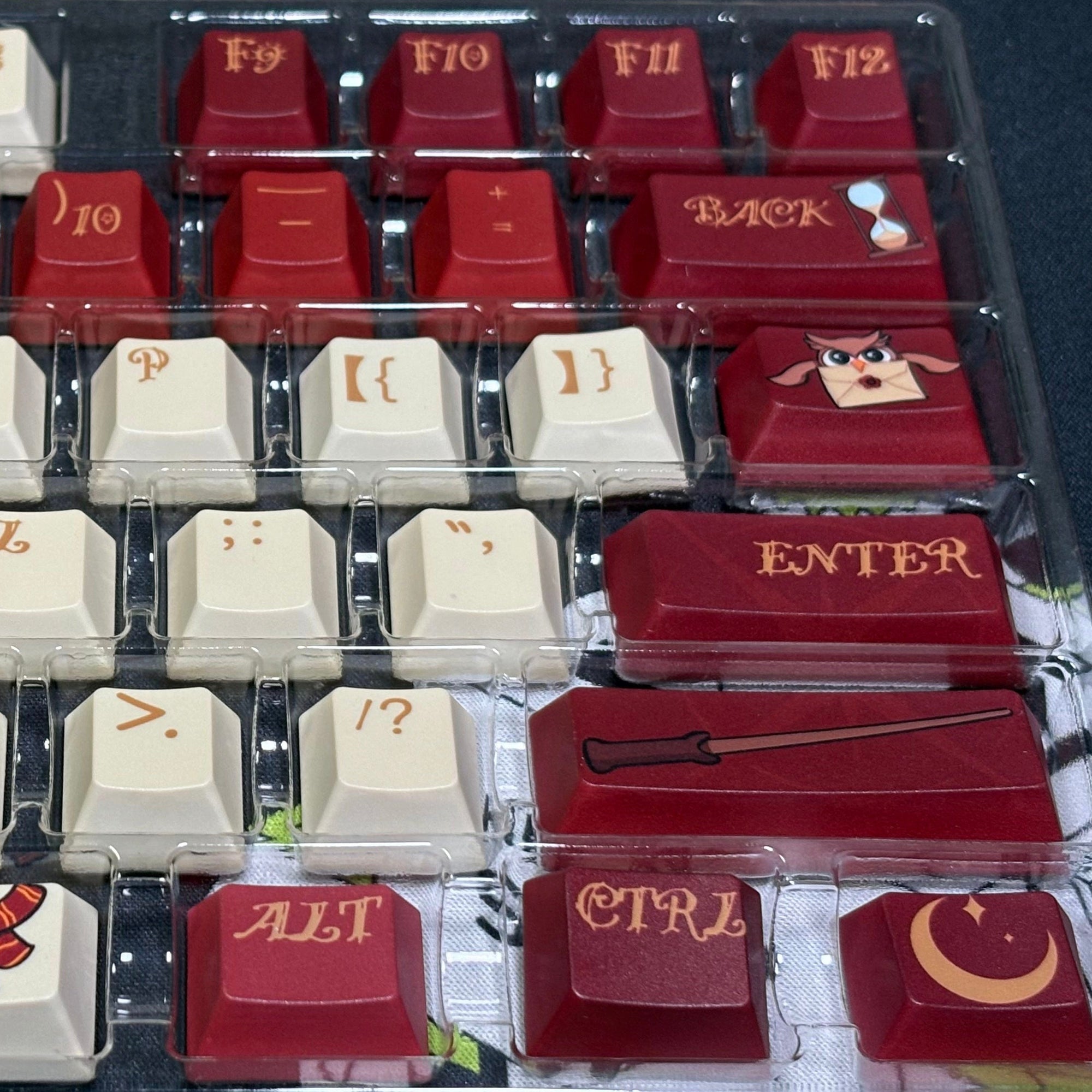 Harry Potter – Gryffindor House Keycap (Cherry Profile | 108-key)