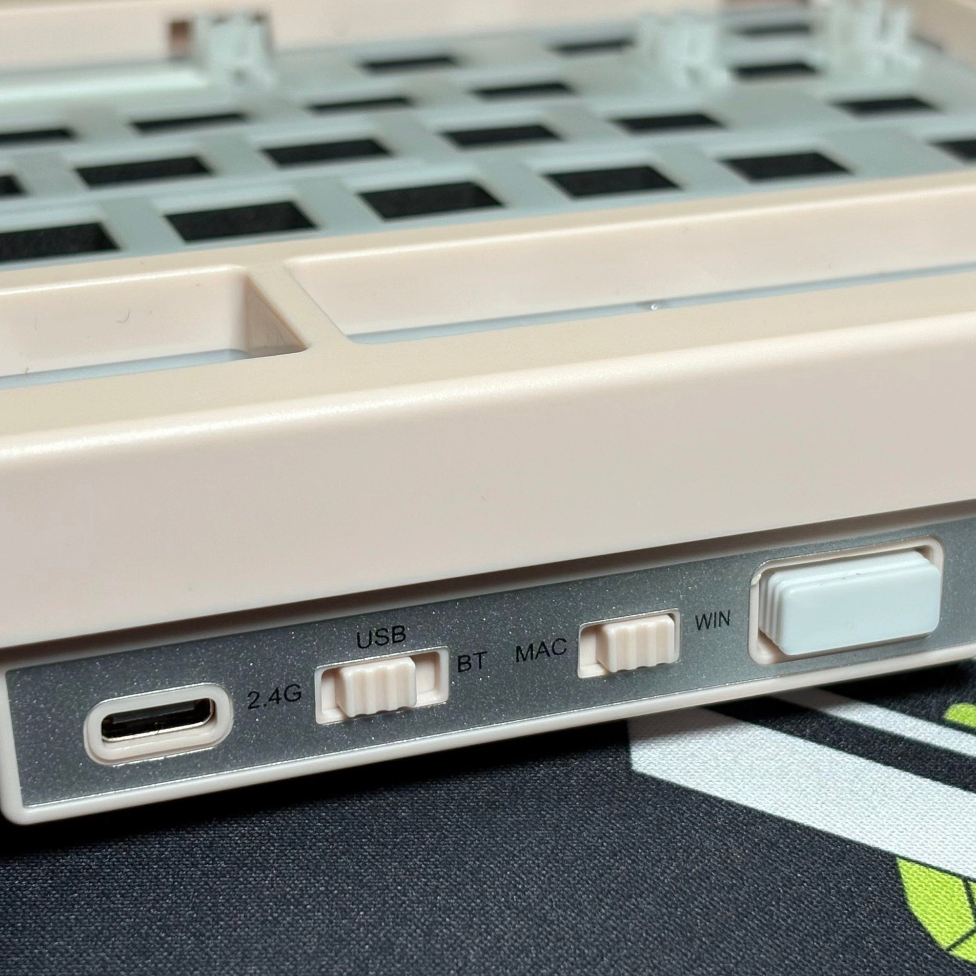 Maorbeng M99 (99 Keys | Tri-Mode | Full Size)