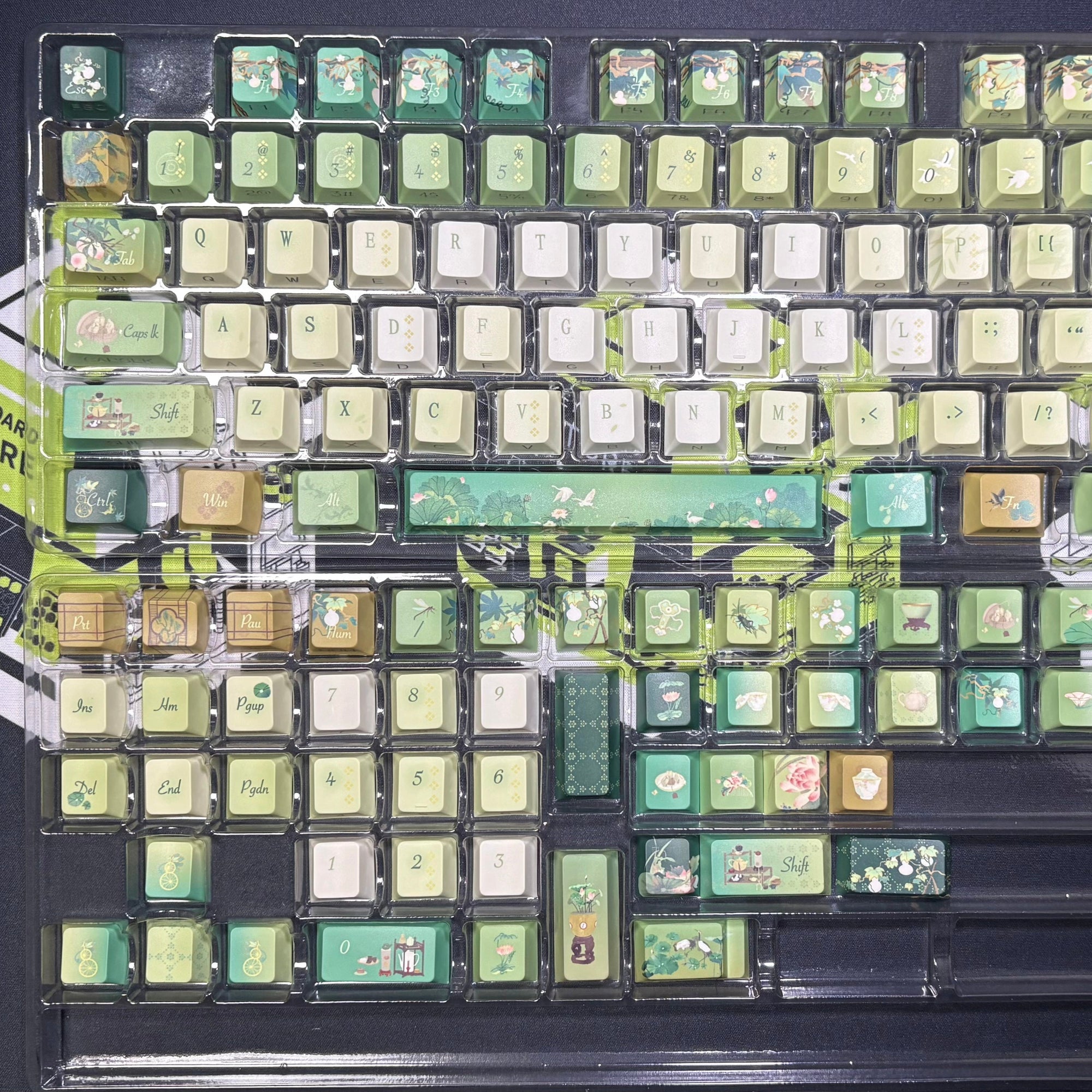 Fragrant Tea Splash Keycap (Cherry Profile | 120-key)