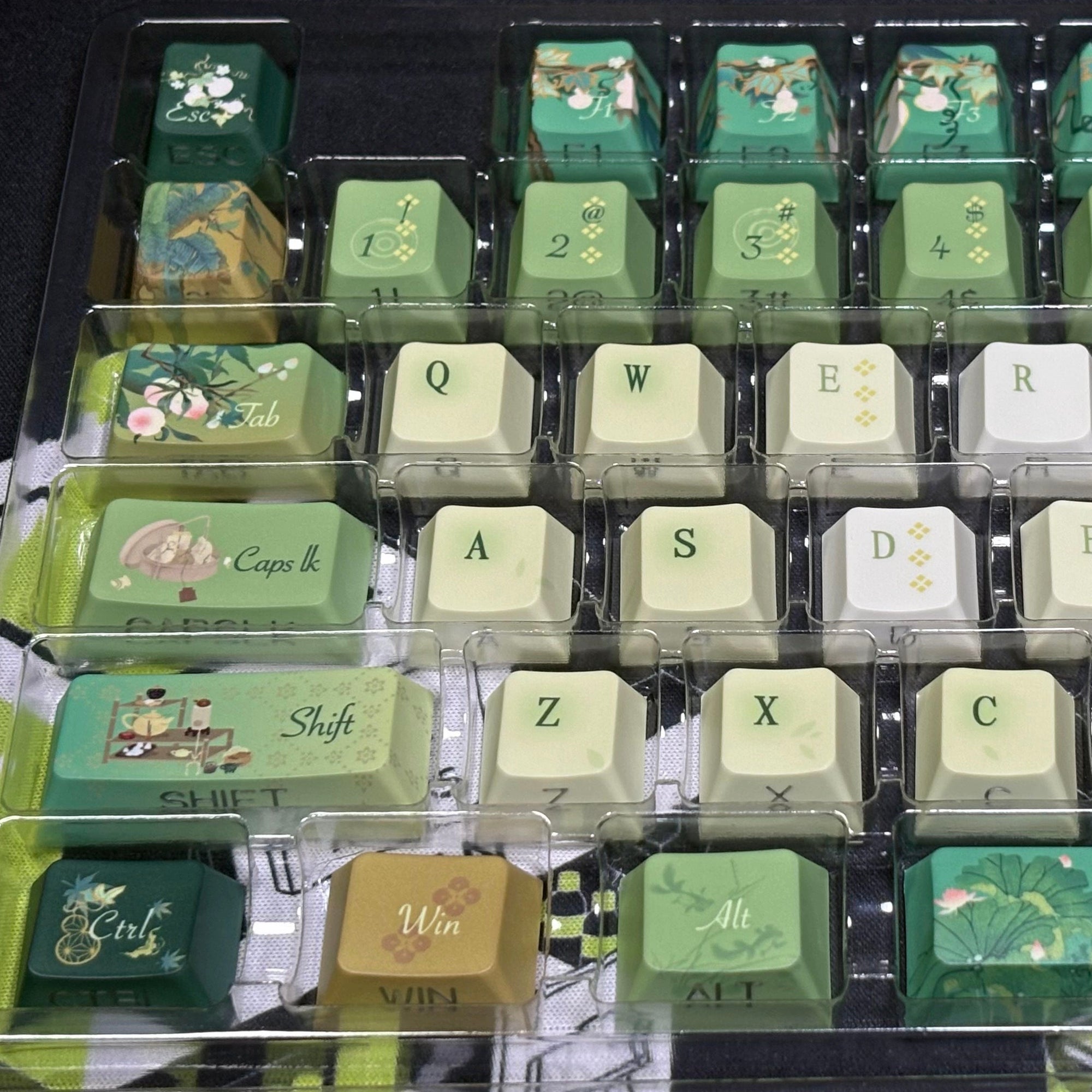 Fragrant Tea Splash Keycap (Cherry Profile | 120-key)