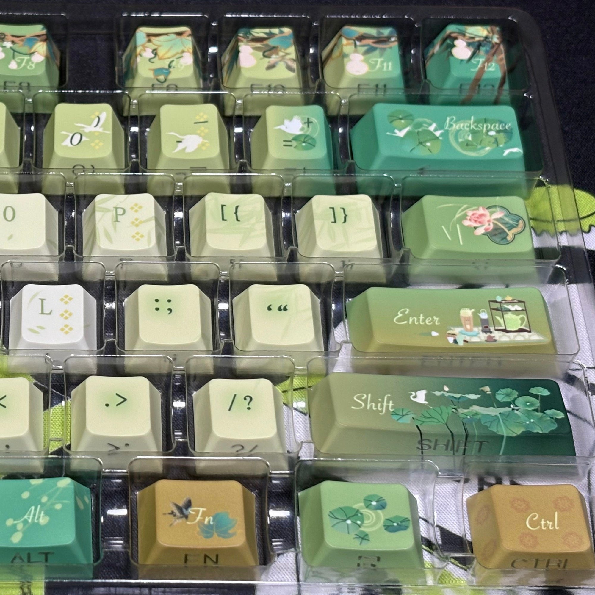 Fragrant Tea Splash Keycap (Cherry Profile | 120-key)