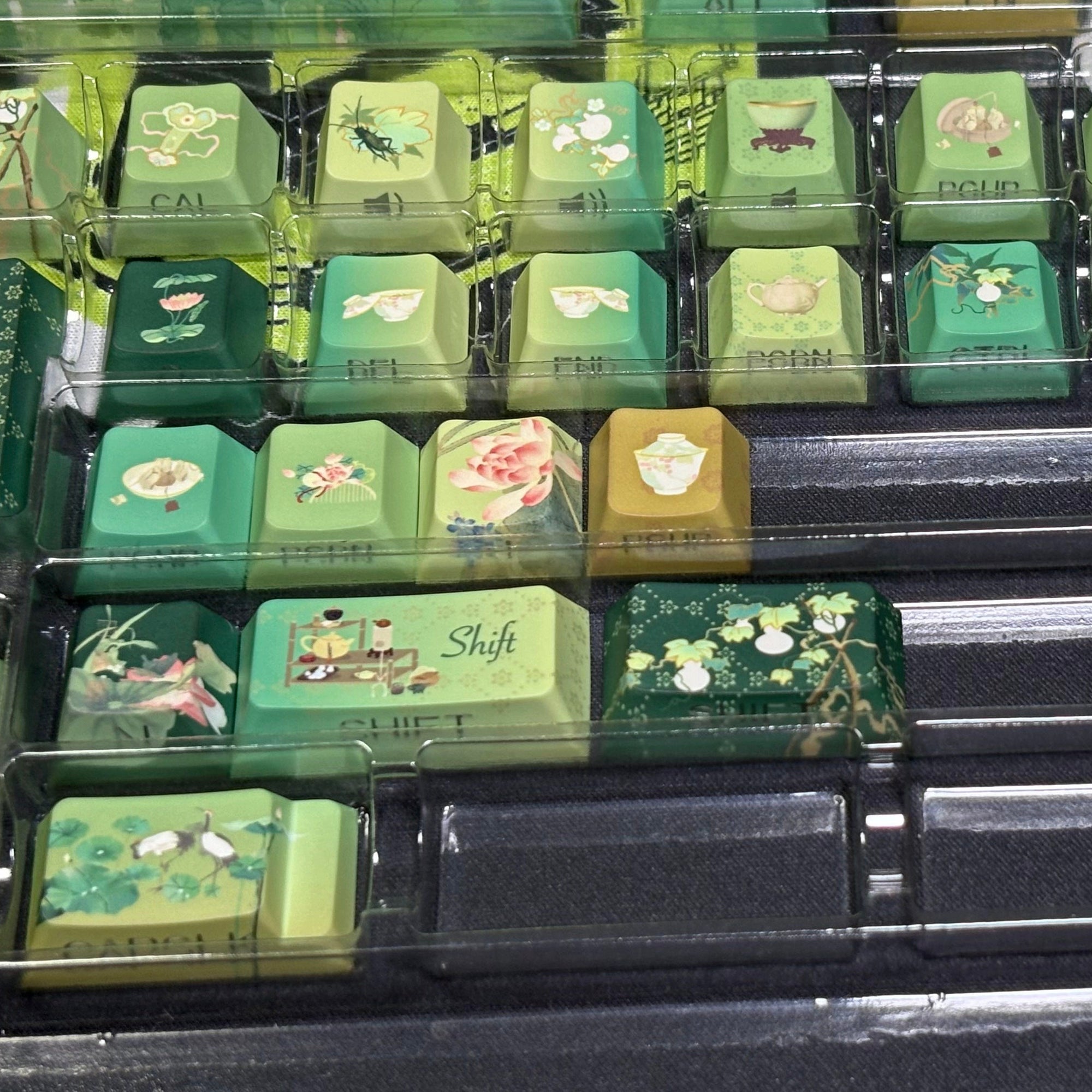 Fragrant Tea Splash Keycap (Cherry Profile | 120-key)